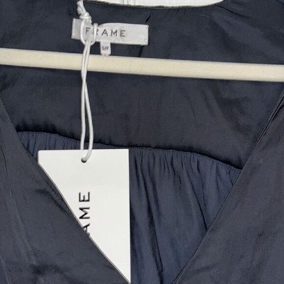 FRAME NWT Crossover V-Neck Balloon Sleeve Satin Top Blouse Black MSRP: 398.00 - Picture 4 of 7